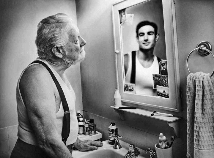 /blog/images/Man-mirror